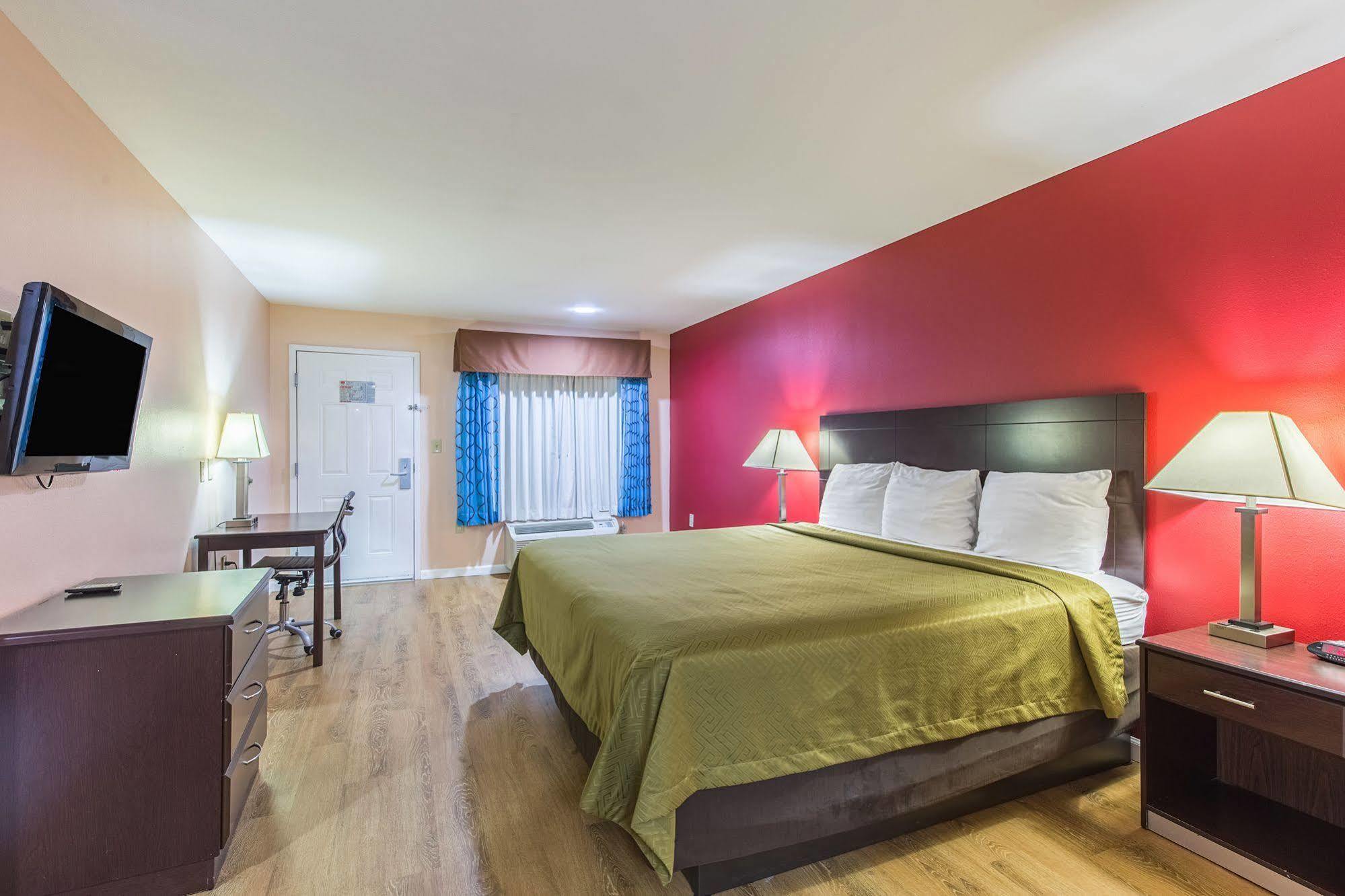 Quality Inn & Suites Bridge City Orange Esterno foto